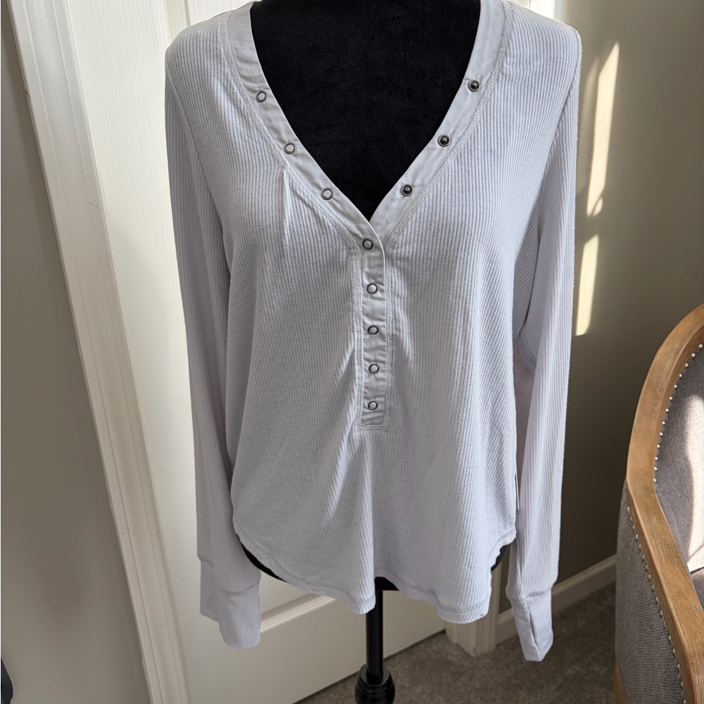 Women's Button-Down V-Neck Top - Light Gray